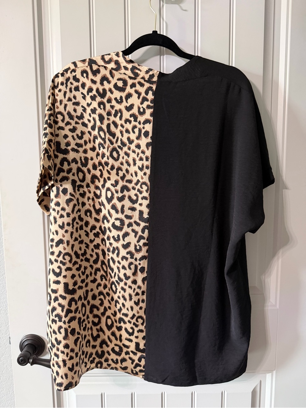 JODIFL Black and Leopard Print V-Neck Top - Picture 4 of 5